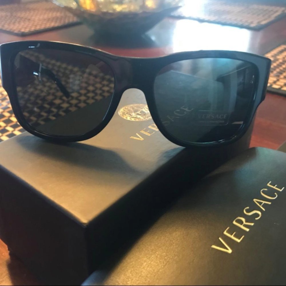 Versace Sunglasses Black w/ Gold Emblem - Picture 6 of 6